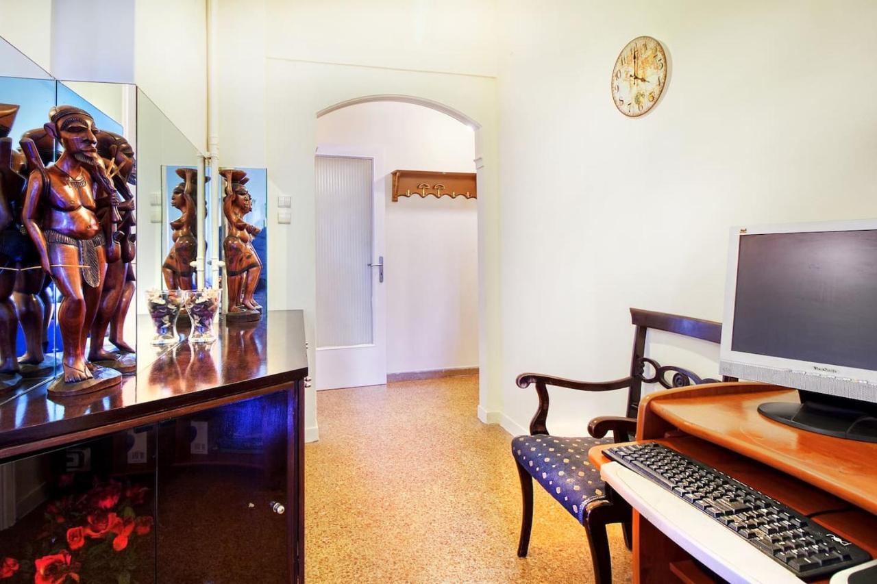 Spacious flat near Ampelokipoi metro station Atena Exterior foto